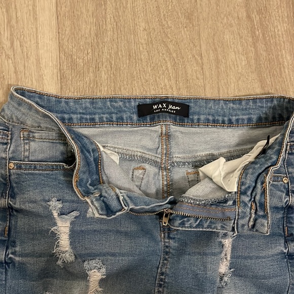 Wax jeans ! - Picture 3 of 3